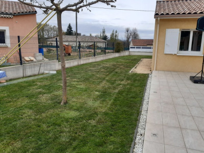 Vue générale. Derrière des zones jaunes, devant les belles zones