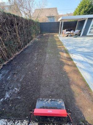 2025-topdressingCompost.jpeg